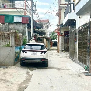 cc gửi bán mảnh đất 43m thị trấn phùng đan phượng , ngõ thông ô tô đỗ cửa giá nhỉnh 4 tỷ