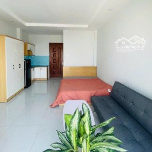 căn hộ dịch vụ có ban công 40m2, đường dương quảng hàm, p5 (gần vlu)