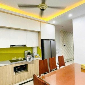80 hoàng đạo thành_64m2_6 tầng thang máy_ô tô vào nhà_kinh doanh