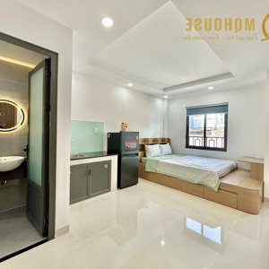căn hộ ban công 35m2 fullnt cao cấp nhà mới keng sạch đẹp ngay ngã tư phú nhuận