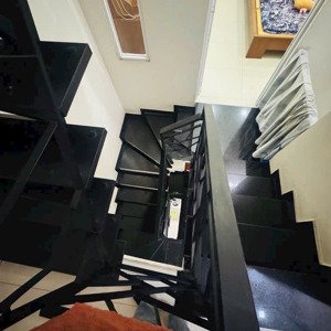 nhà đẹp 4 tầng - luỹ bán bích - sát mặt tiền - chủ nhà xây chắc chắn - nội thất - giá chỉ 6.x tỷ tl