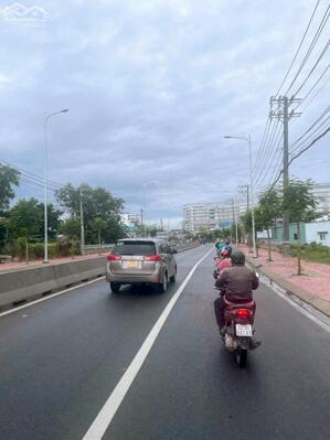 CHO THUÊ NHÀ CẤP 4 CÓ SÂN RỘNG RÃI MT ĐƯỜNG NGUYỄN CỬU PHÚ