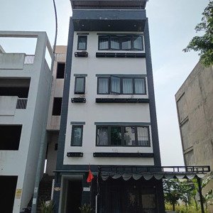 Tòa Căn Hộ 4 Tầng Trục Shop House Duy Nhất Có Thang Máy - Phòng Doanh Thu 35 Tr/tháng