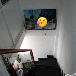 bán nhà riêng tại lò siêu, 2,1 tỷ, 21m2, 3pn, 3wc, hàng hiếm view đẹp, q11, sổ hoàn công, bớt lộc