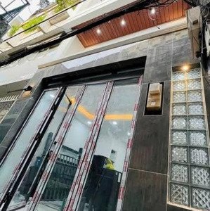 4,68tỷ xây full ko lộ giới cách mt 20m 5x6 3 tầng shr hoàn công đủ