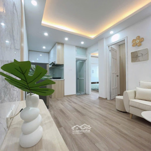 bán căn hộ ccmn phố phạm văn đồng - xuân đỉnh - bắc từ liêm . +toà nhà nằm ở mặt phố xuân đỉnh