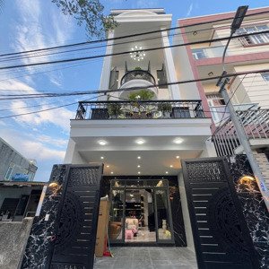 bán nhà 3 tầng kiệt oto hoà minh thiết kế sân vườn mát mẻ, ngay biển hoà minh