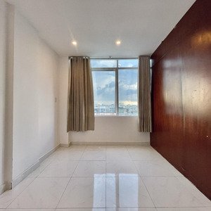 cho thuê căn hộ 2 không gian ngủ cửa sổ lớn ngay công viên làng hoa - chợ hạnh thông tây
