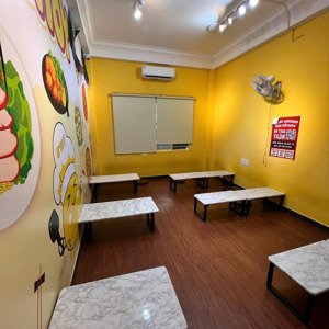 sang mặt bằng kinh doanh trà sữa nguyễn văn bảo 3 tầng, máy lạnh đầy đủ, sẵn vào làm