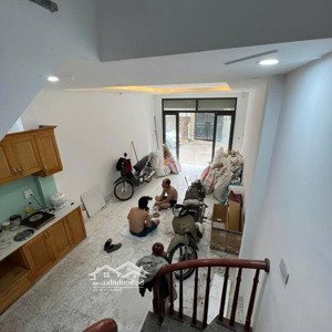 phân lô ô tô tránh gần ql6 nhà đẹp 5 tầng kinh doanh đỉnh 6.5 tỷ