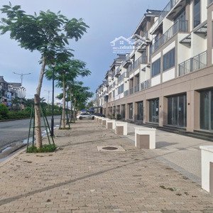 chủ gửi bán căn shophouse, căn xẻ khe cực đệp ngay đầu cồng dự án vinhomes green city