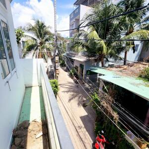 BÁN GẤP NHÀ 2 TẦNG "VÀNG" TẠI TRUNG TÂM NGỌC HIỆP - NHA TRANG