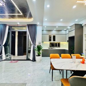 nhà mới 2 tầng - full nội thất - gần chợ gò vấp - ngang khủng 8m - chưa tới 100tr/m2 -siêu hời