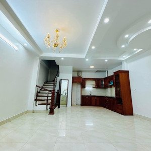 Siêu Phẩm Chợ Khâm Thiên. Diện Tích 62/65m2 X 4 Tầng , Mặt Tiền Rộng 5,5m, Giá Chỉ 10, 5 Tỷ