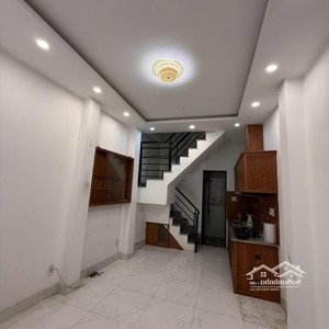 bán nhà cách mạng tháng tám quận 10 - 4 tầng btct 3pn giá 4,3 tỷ.