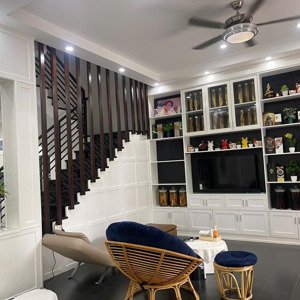 bán gấp biệt thự hưng thái, phú mỹ hưng, 7x18m, giá 34,9 tỷ, lh: nhân
