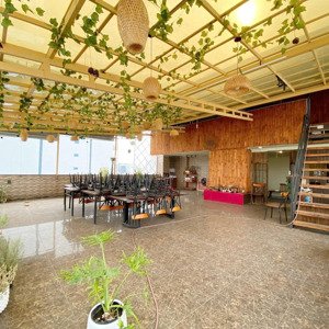 Cho Thuê Mặt Bằng Sân Thượng Tại 73 Phan đình Phùng Phú Nhuận, Siêu Vị Trí, 120m2 Giá Cực Tốt