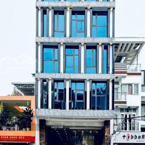 tòa nhà cho thuê !!! vòng xoay lê đại hành gần đường 3/2 quận 11