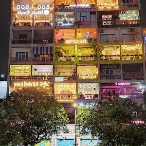 bán 2 căn shophouse tổng diện tích lên tới gần 600m2 giá chỉ 32 tỷ/ 2 căn