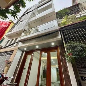 tôi cho thuê nhà mới ở dịch vọng- cầu giấy, dt 40 x 4 tầng, 3pn full đồ ở gia đình. giá 15tr/th
