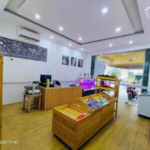 Cho thuê nhà 3 tầng mặt tiền Tiểu La - Ngang 5m