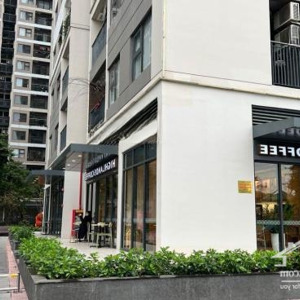chính chủ e bán shop chân đế s208 giá 16 tỉ