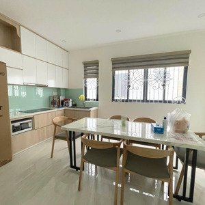 cho thuê nhà nguyên căn mặt tiền đường 18m gói 7 kđt mỹ gia. 16tr. liên hệ em hoàng 