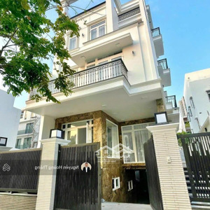 cho thuê biệt thự 70tr/tháng 6pn full nội thất,q.2 - 417m2 sàn, sân vườn, vào ở ngay lh 