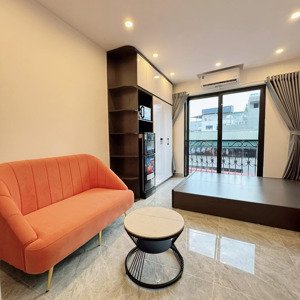 tòa chdv lô góc cầu giấy 18 phòng kk, dt 1.1 tỷ/năm, ba gác, gần ô tô, 80m