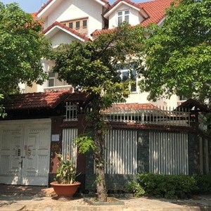 cho thuê biệt thự góc 2 mặt tiền 200m² - quận 2