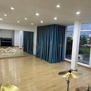 cần bán gấp biệt thự mt tạ hiện kdc hà đô ,tlm,140m2 hầm 3 lầu nhỉnh 5x tỷ