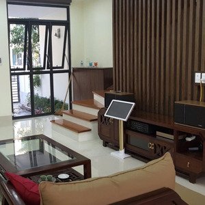 cho thuê liền kề đủ nội thất giá 20 triệu bao phí dịch vụ tại kđt vinhomes thăng long