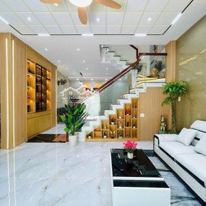 nhà mới mua full nội thất hẻm 373 thống nhất