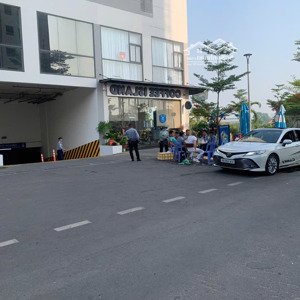 bán căn shophouse, lô góc vị trí đẹp. hiện đang kinh doanh quán cà phê. tặng toàn bộ nội thất