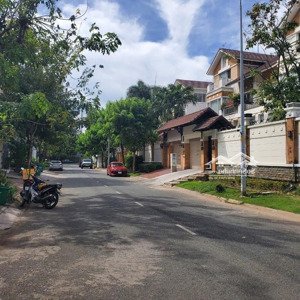 bán biệt thự nam phú quận 7, 12x24m, 2 lầu. giá 32,5 tỷ (cần bán nhanh)