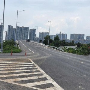 bán bt siêu chất mp phố long thuận q. 9 , 1250m 3 tầg ,đẹp nhất khu vực, kd 60 tr/1th giá 36 tỷ