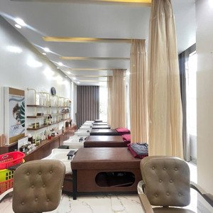 bán nhà đầu ve 4 tầng mặt đường trường thi vị trí kinh doanh đắc địa trung tâm tp thanh hoá
