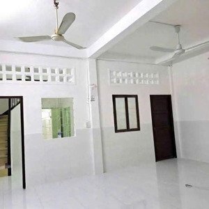 cho thuê nhà hẻm 6m (xt) phan đăng lưu, p. 1, q. phú nhuận giá 18tr