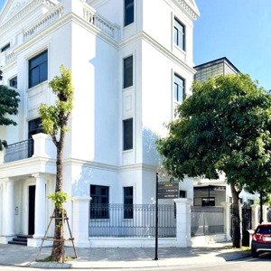 hơn 19 tỷ căn góc đối diện công viên 3 mặt thoáng 152m2 vị trí vip, cực đẹp