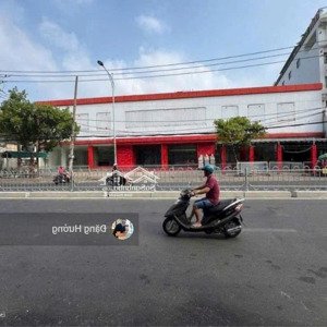 bán khuôn đất diện tích lớn căn góc 2 mặt tiền quốc lộ 13 -tp.thủ đức. 4846m2 . giá :265 tỷ