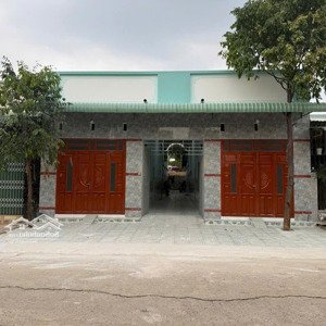 cần bán dãy nhà trọ tại kcn mỹ phước 3 thành phố bến cát , dân đông