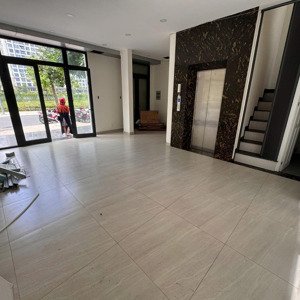 chính chủ gửi cho thuê nhà phố vinhomes grand park, 30 triệu, 84m2, trục d9, 5 tầng có thang máy