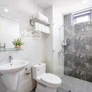 căn hộ cao cấp 8 tầng đường núi thành, dt 147m2, có dòng tiền 130tr/th, giá 29,5 tỷ. lh 