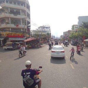 mặt tiền bà hom, quận 6 vị trí vàng ngay vòng xoay phú lâm, dt 238m² xd 5 tầng - 39.9 tỷ