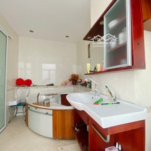 quận 10 - ngay nhà hát hòa bình hxh căn góc 3 mặt - 4 tầng - ngang 7,2m. chỉ 14 tỷ