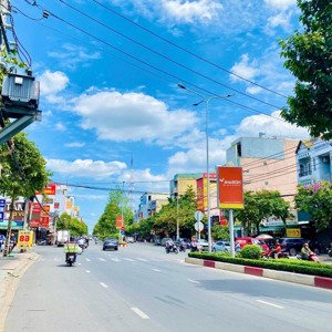 duy nhât 1 tòa nhà 6 tầng lầu - thang máy - dtsd 600m2- giá cực tốt .