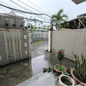 khách sạn q.thủ đức 26 phòng,7m mặt tiền, doanh thu 180tr/tháng