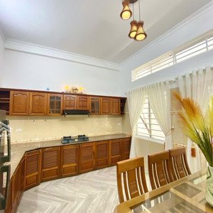 bán nhà kiêng cố-đẹp 3 tầng. gần công viên tượng đài-quảng trường 2/9. đường 5,5 lề 3m. giá 7.8 tỷ