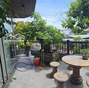 bán nhà góc 2 mặt tiền đẹp nội thất xịn giá 16 tỷ