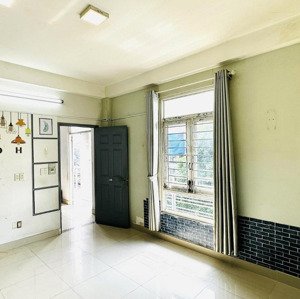 Phòng Cho Thuê Khu đại Phúc, Ngay Phạm Hùng: 25m2, Có Ban Công, 3 Triệu/tháng